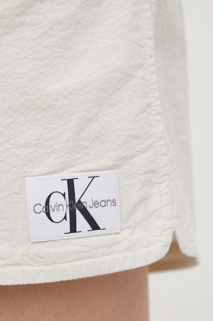 Βαμβακερό σορτσάκι Calvin Klein Jeans χρώμα: γκρι φωτογραφία