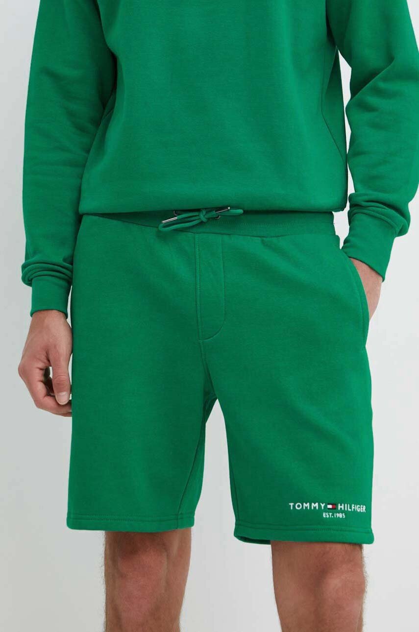 

Къс панталон Tommy Hilfiger в зелено MW0MW34201, Зелен