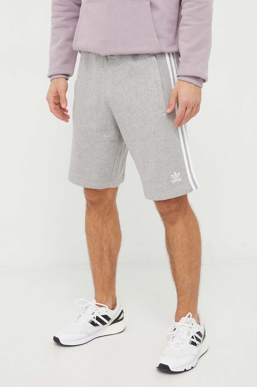adidas Originals pantaloni scurți din bumbac Adicolor 3-Stripes culoarea gri, melanj, IU2340 adidas Originals pantaloni scurți din bumbac Adicolor 3-Stripes culoarea gri, melanj, IU2340