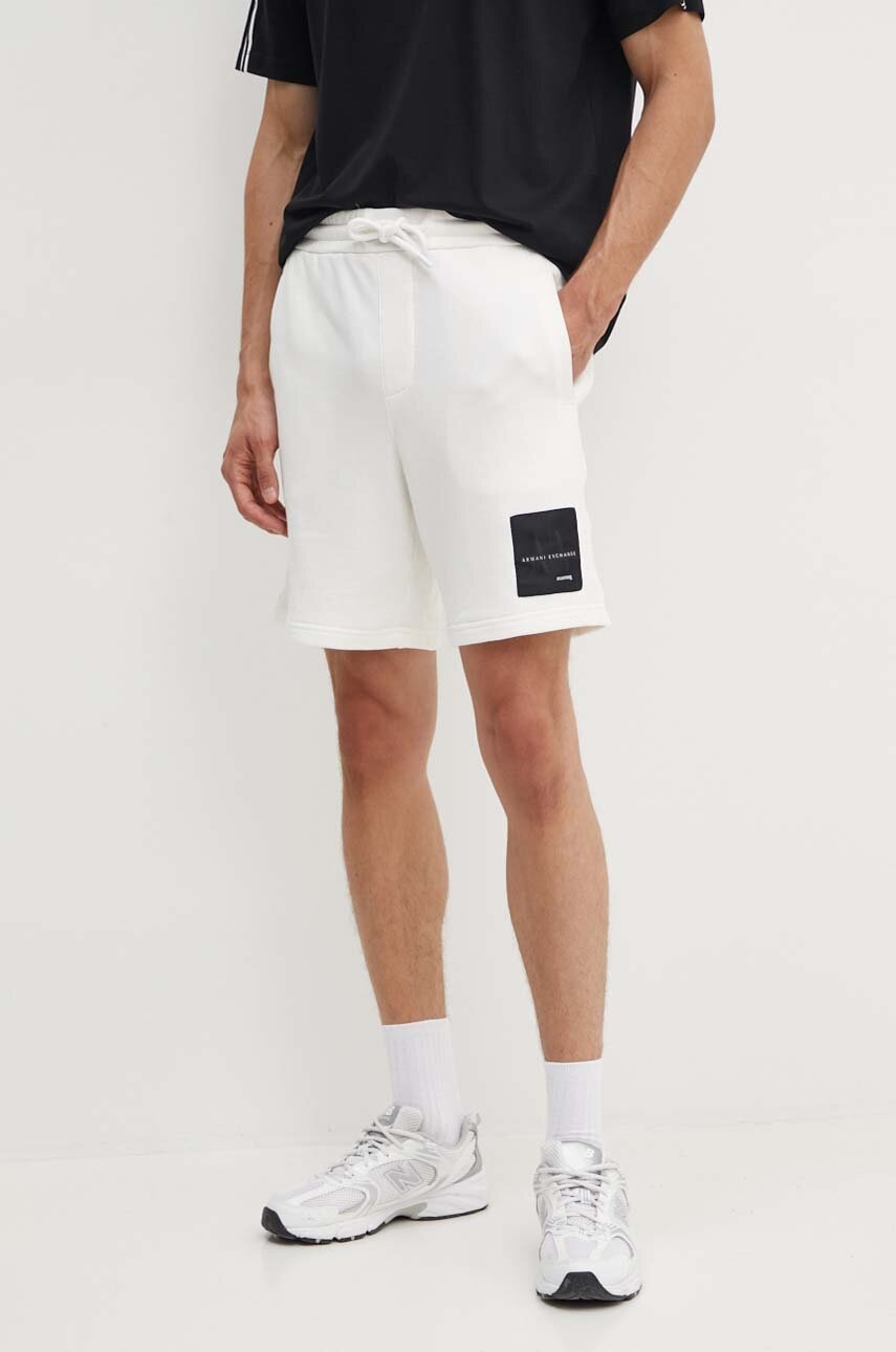 

Къс панталон Armani Exchange в бяло, Бял