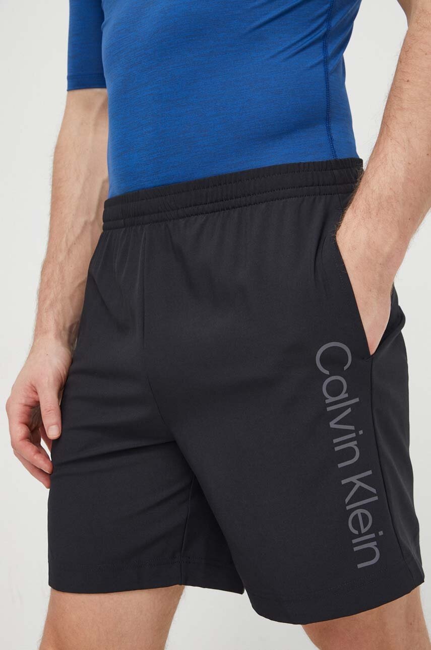 

Къс панталон за трениране Calvin Klein Performance в черно, Черен