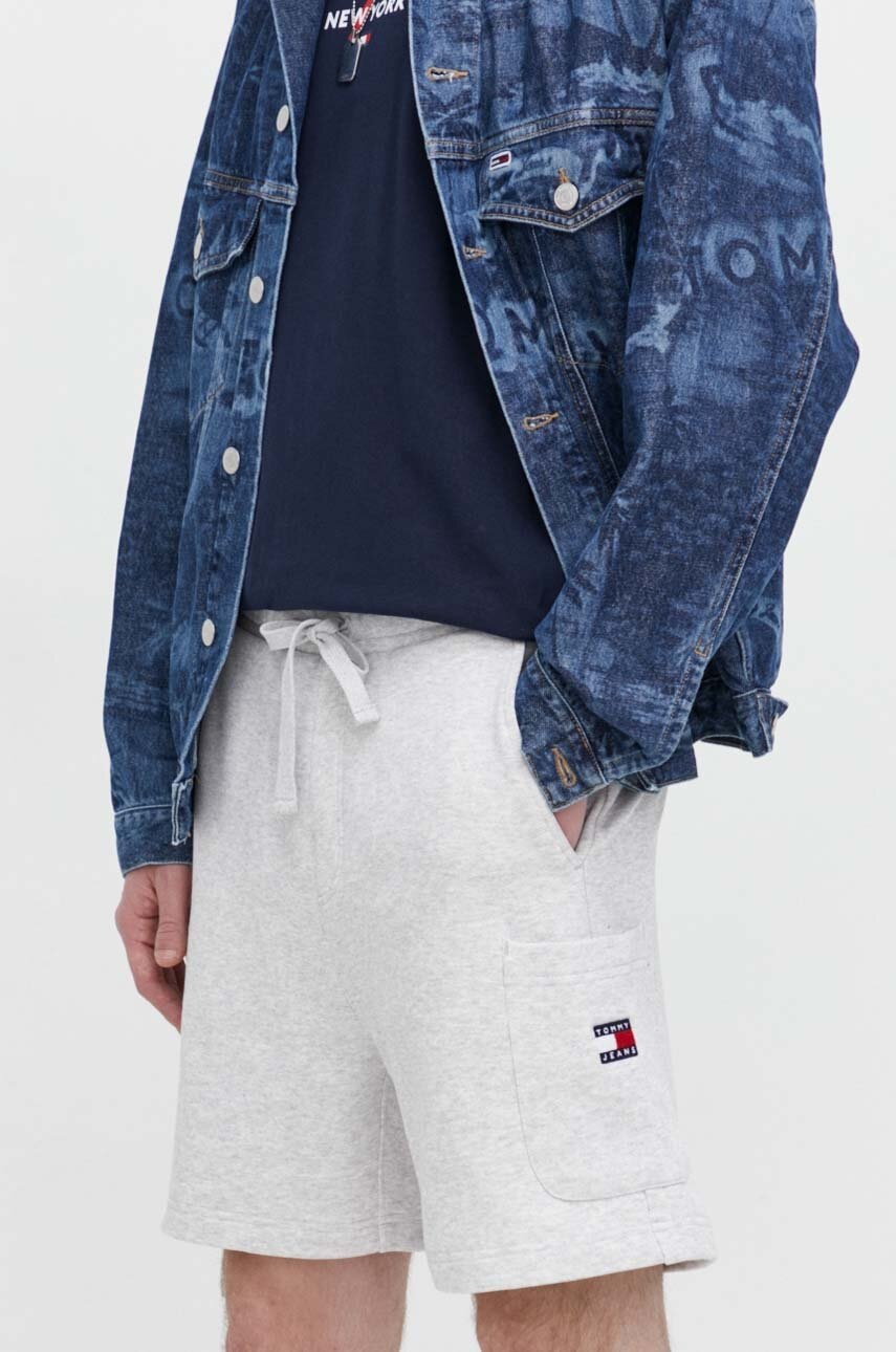 Tommy Jeans pantaloni scurți din bumbac culoarea gri DM0DM18479