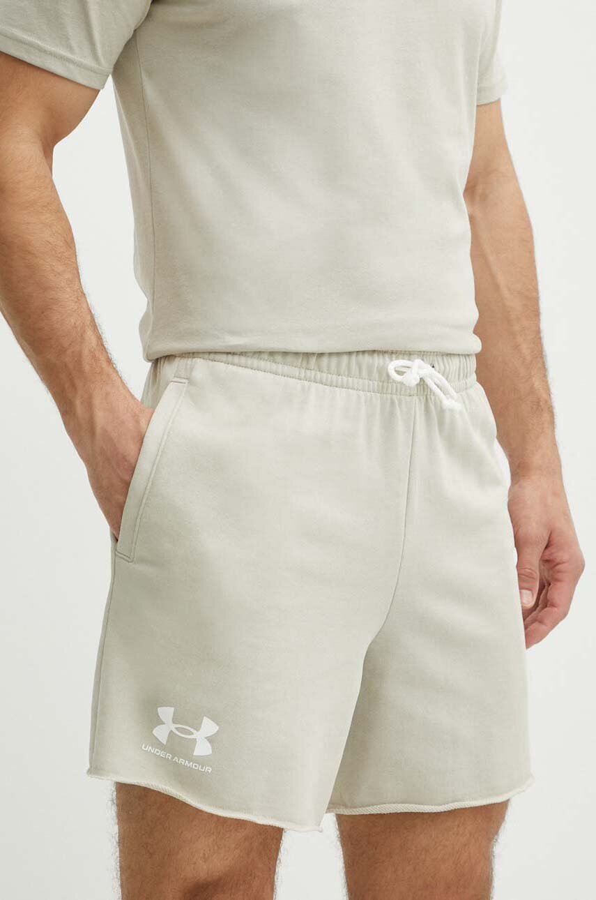 

Къс панталон за трениране Under Armour Rival в бежово, Бежов
