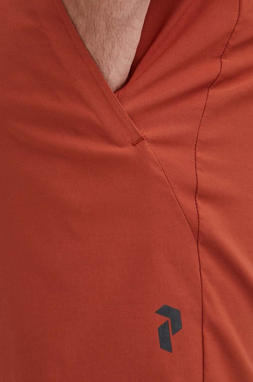 Σορτς εξωτερικού χώρου Peak Performance Commuter χρώμα: καφέ φωτογραφία