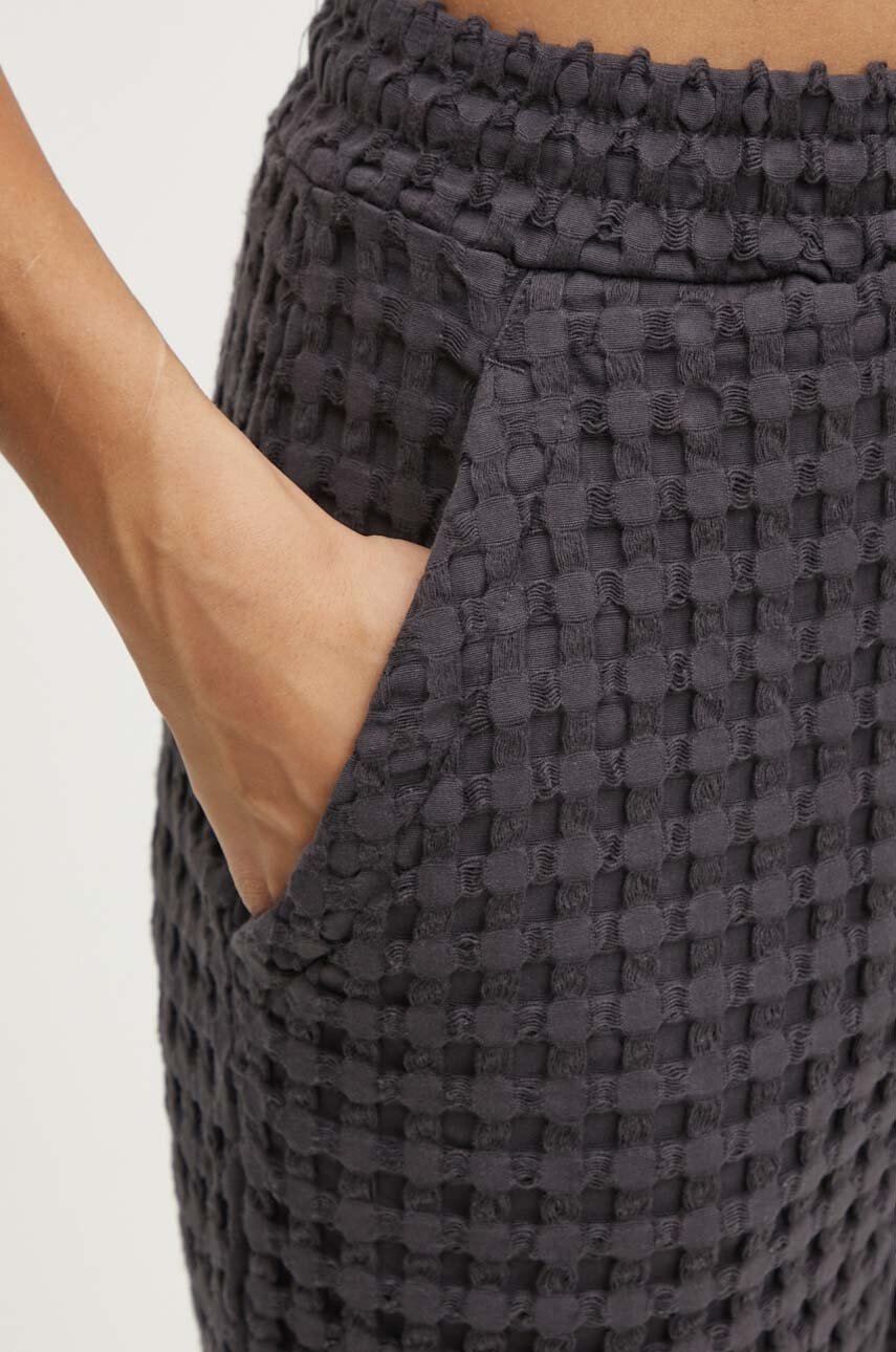 Βαμβακερό σορτσάκι OAS χρώμα: μαύρο φωτογραφία