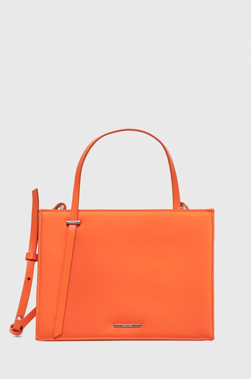 Levně Kabelka Calvin Klein oranžová barva