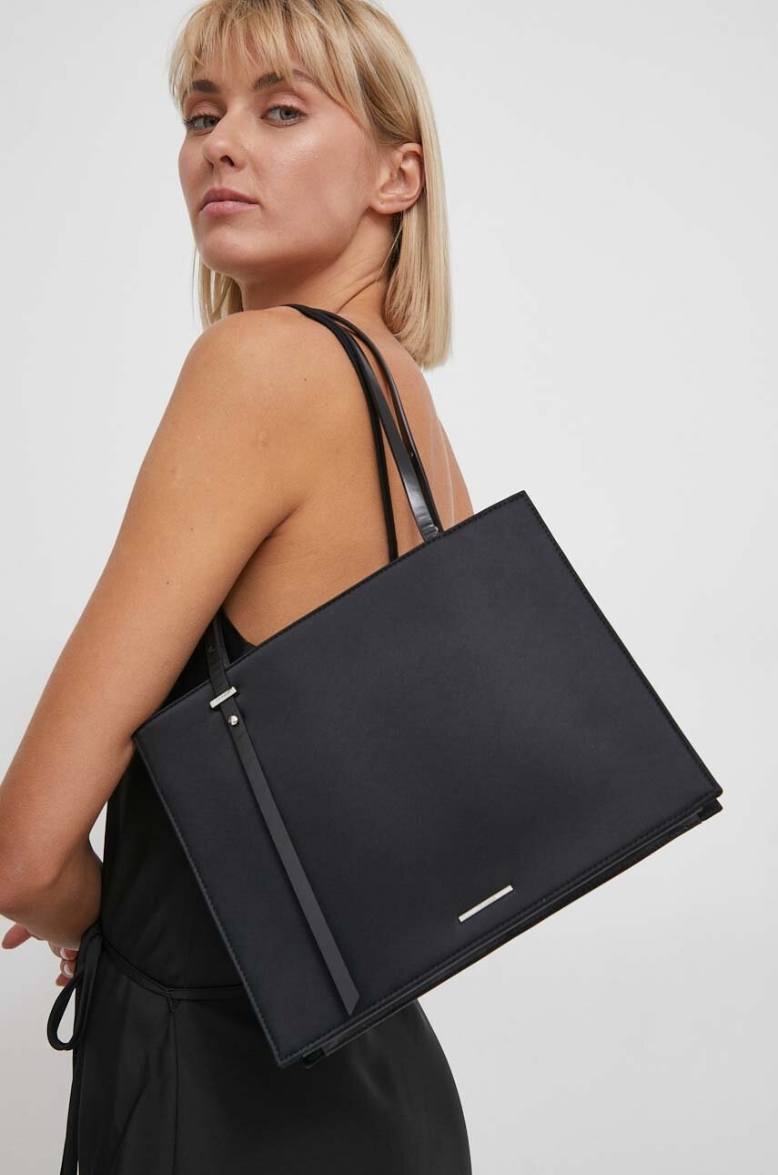 Τσάντα Calvin Klein χρώμα: μαύρο φωτογραφία