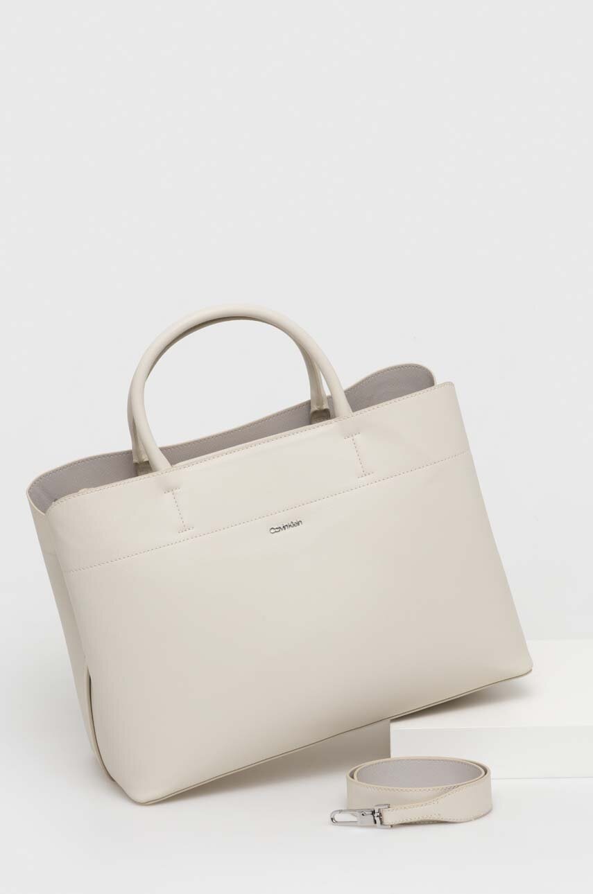 

Чанта Calvin Klein в бежово K60K611674, Бежов