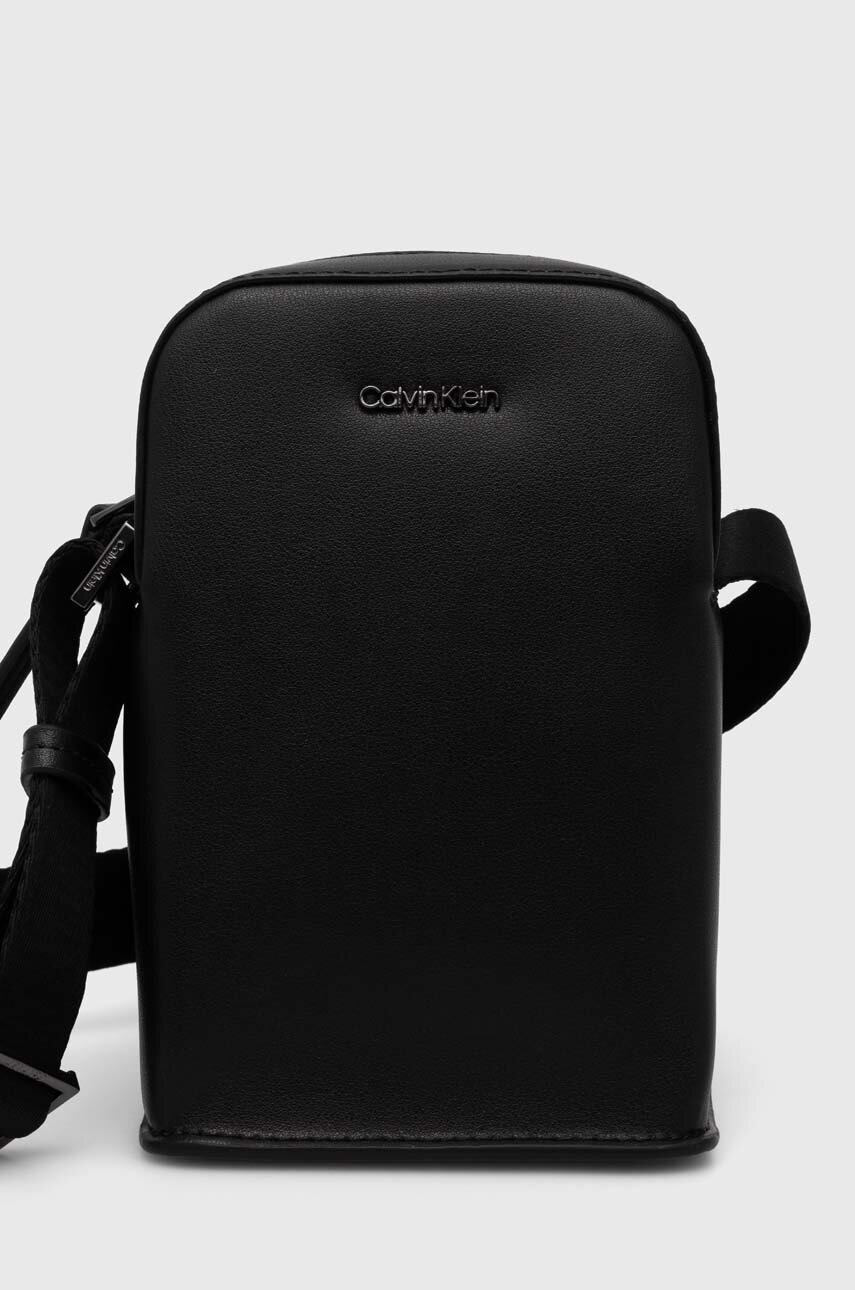 

Чанта през рамо Calvin Klein в черно K50K511592, Черен