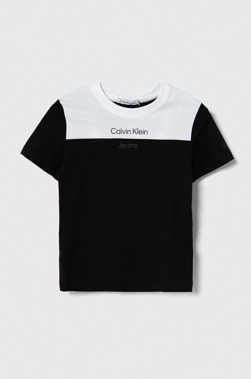 

Детска памучна тениска Calvin Klein Jeans в черно с десен, Черен