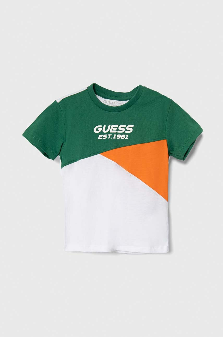 

Дитяча бавовняна футболка Guess колір зелений візерунок