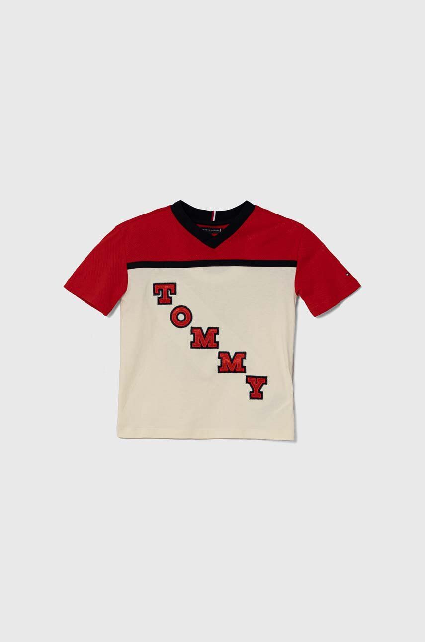Levně Dětské bavlněné tričko Tommy Hilfiger červená barva