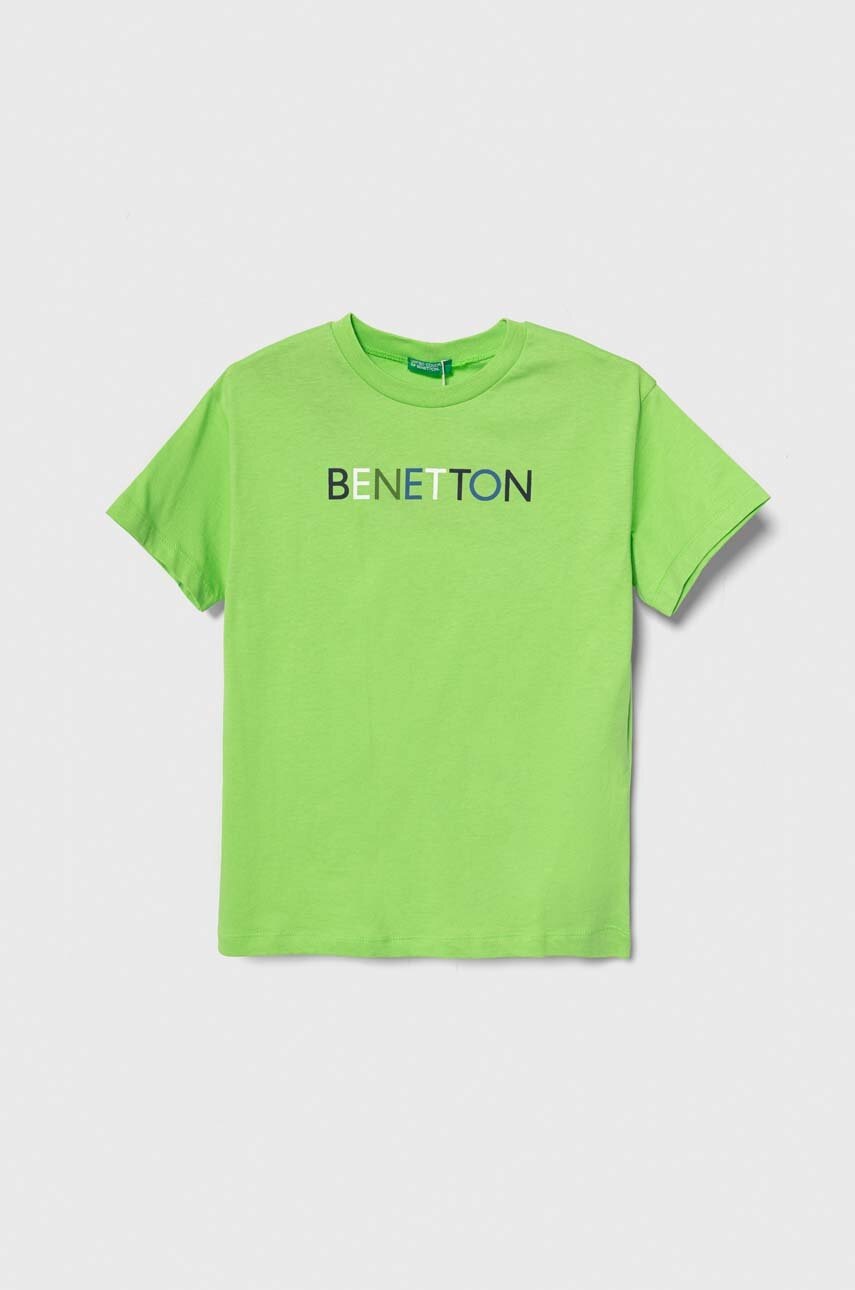 

Детска памучна тениска United Colors of Benetton в зелено с принт, Зелен