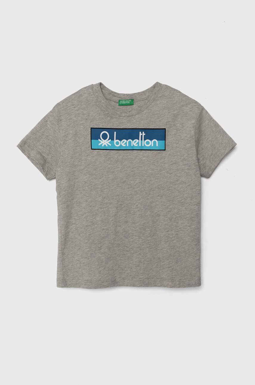 United Colors of Benetton tricou de bumbac pentru copii culoarea gri, cu imprimeu