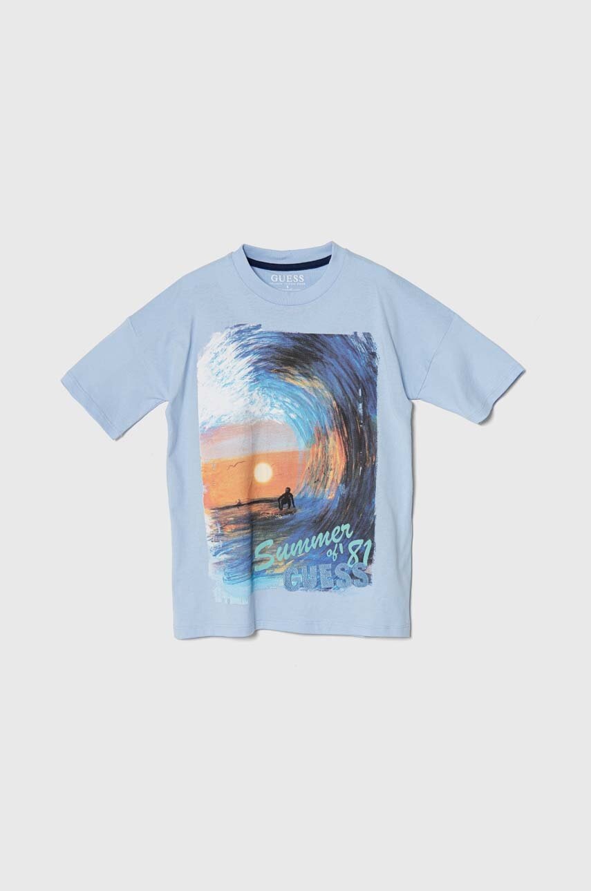 

Детска памучна тениска Guess в синьо с принт, Син