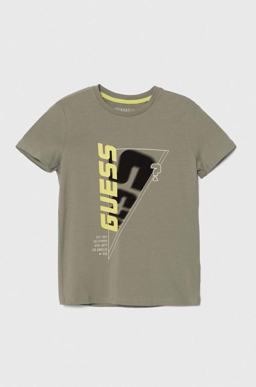 

Детска тениска Guess в зелено с принт, Зелен