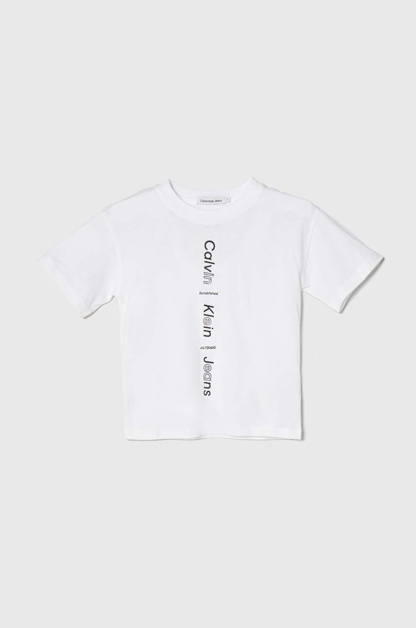 

Детска памучна тениска Calvin Klein Jeans в бяло с принт, Бял