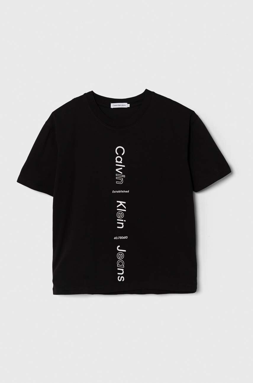 

Детска памучна тениска Calvin Klein Jeans в черно с принт, Черен