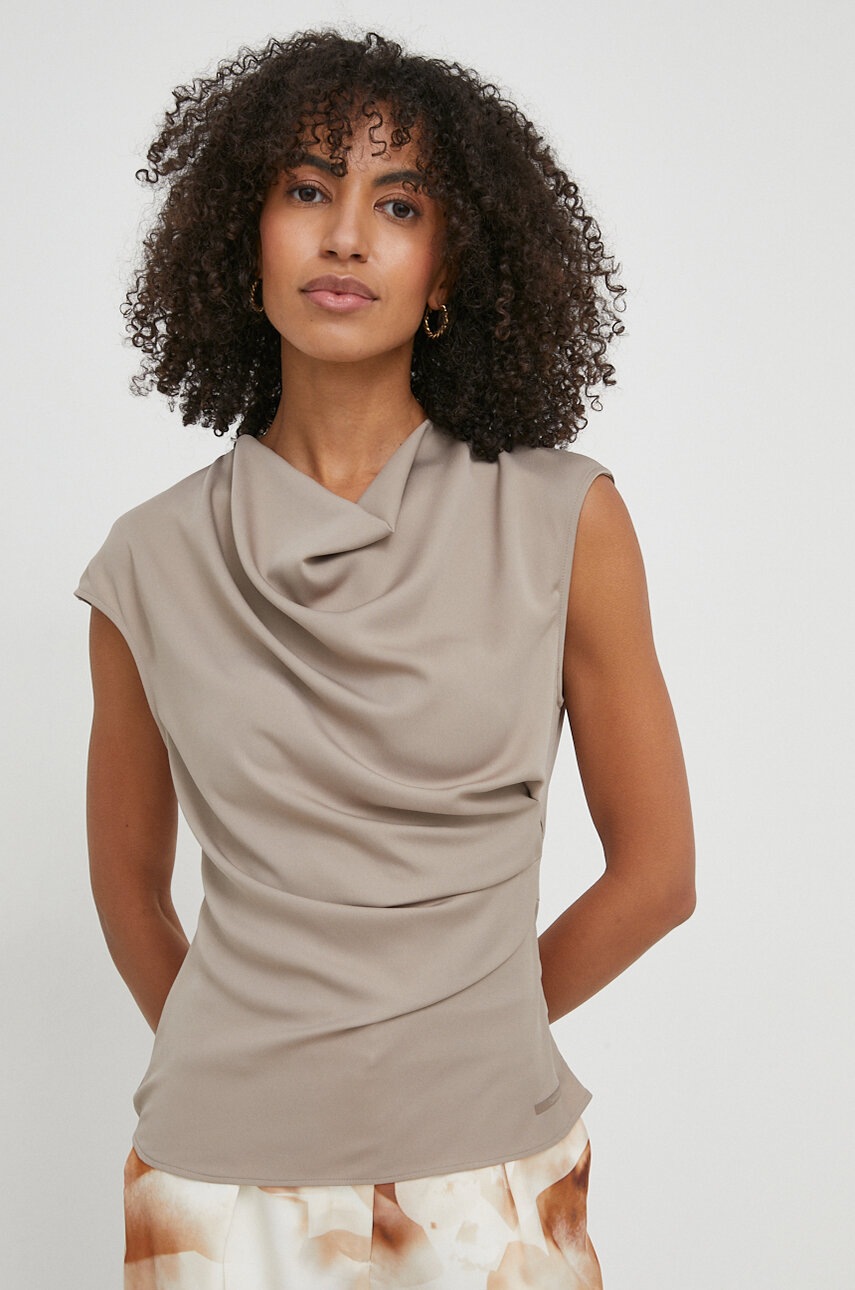 

Топ Calvin Klein дамски в бежово с изчистен дизайн K20K206281, Бежов