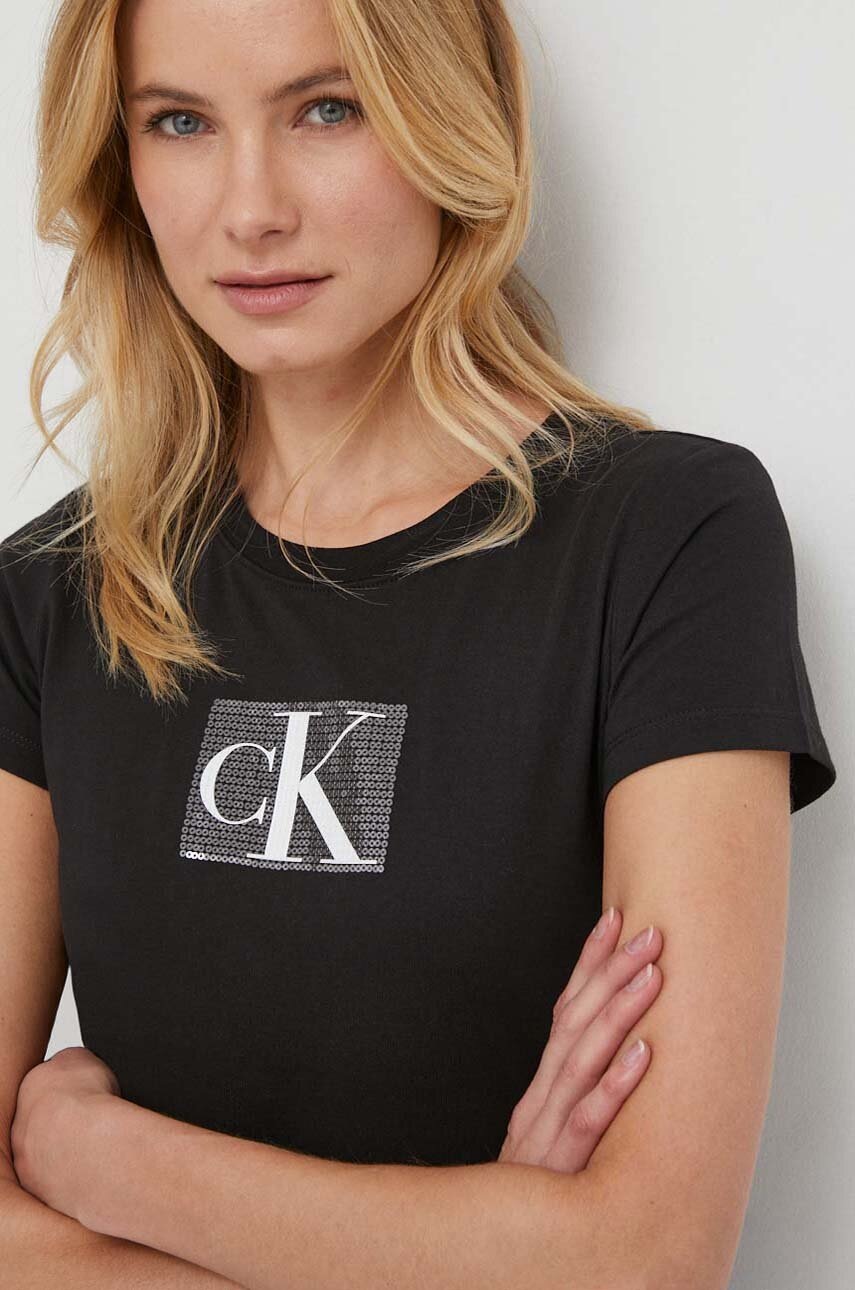 

Памучна тениска Calvin Klein Jeans в черно J20J222961, Черен