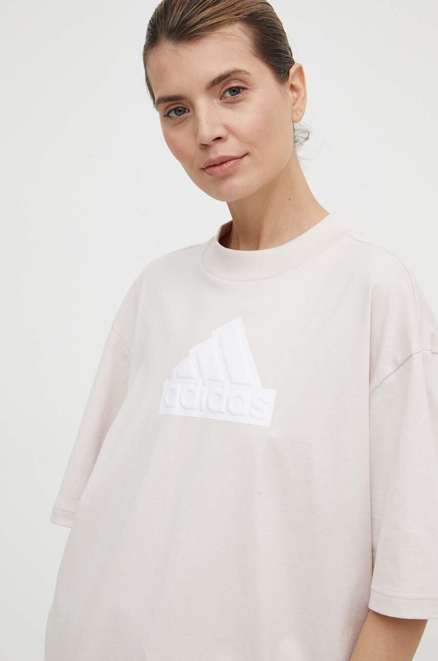 

Памучна тениска adidas в бежово IS3896, Бежов
