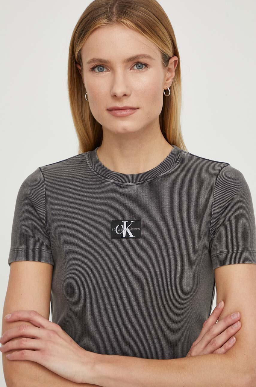 

Тениска Calvin Klein Jeans в сиво J20J223092, Сив