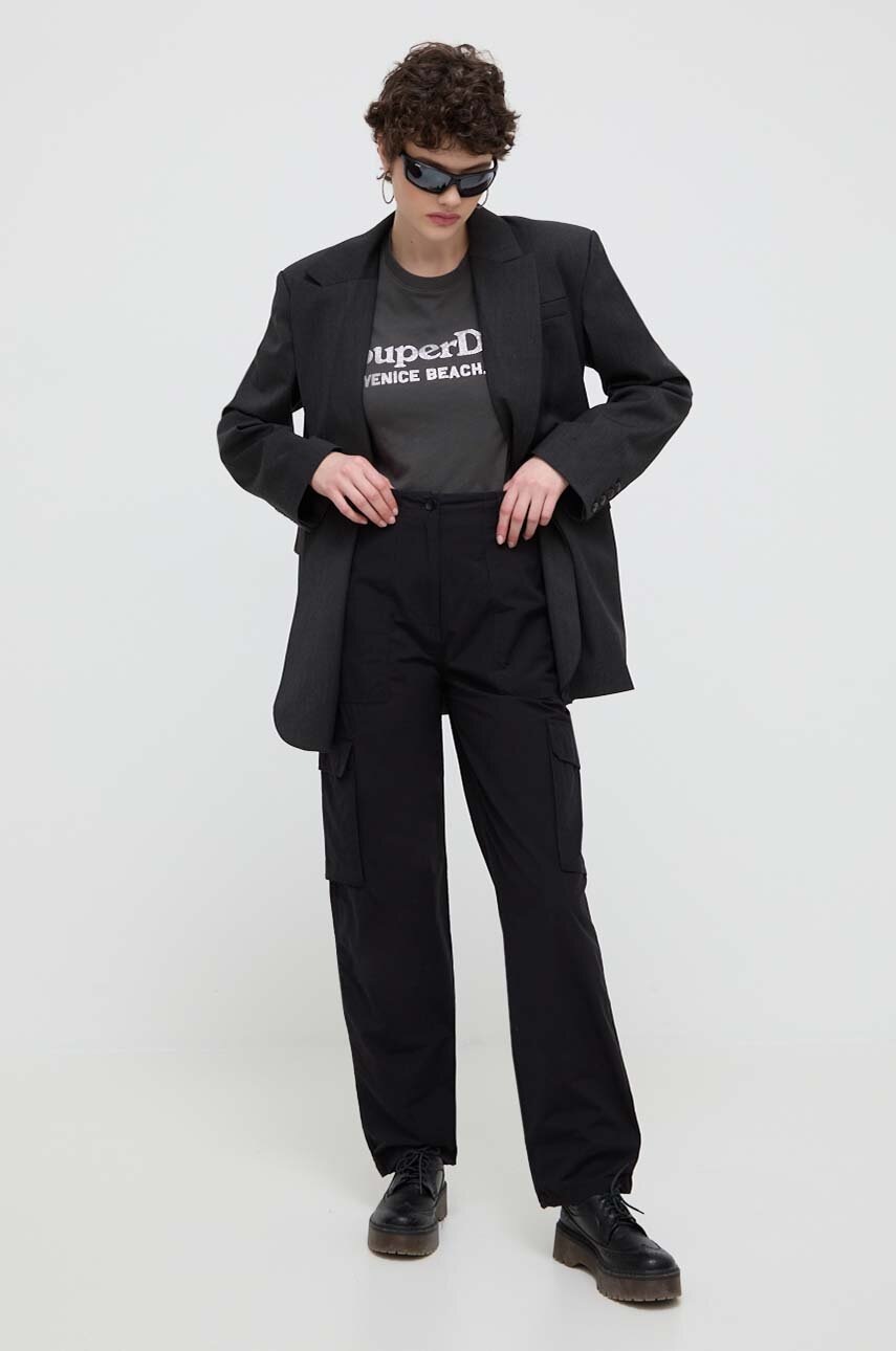 Βαμβακερό μπλουζάκι Superdry γυναικεία, χρώμα: γκρι φωτογραφία