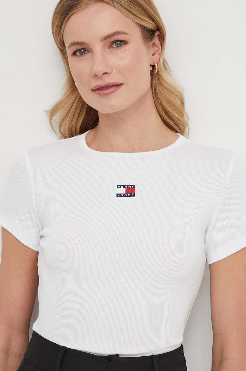 Levně Tričko Tommy Jeans bílá barva, DW0DW17881