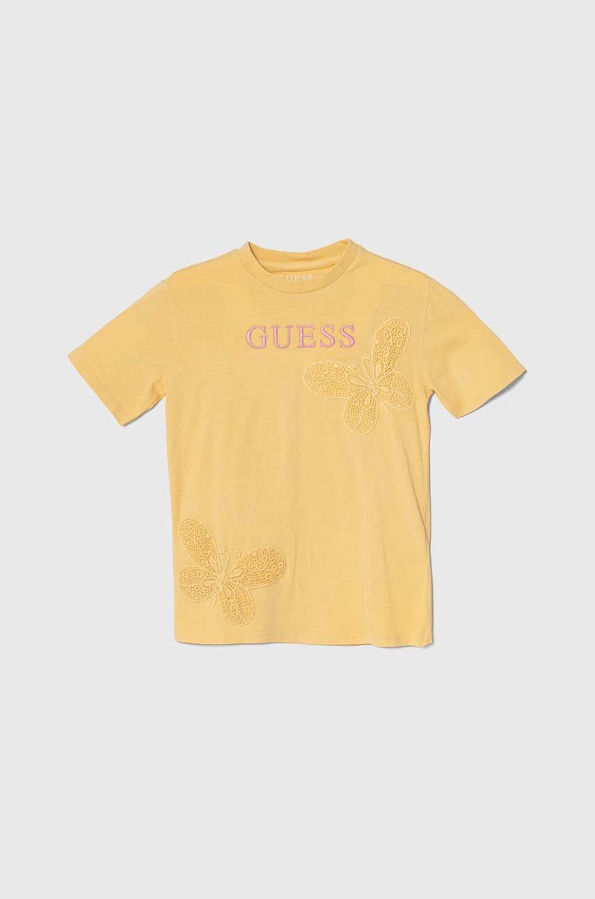 

Детска памучна тениска Guess в жълто, Жълт