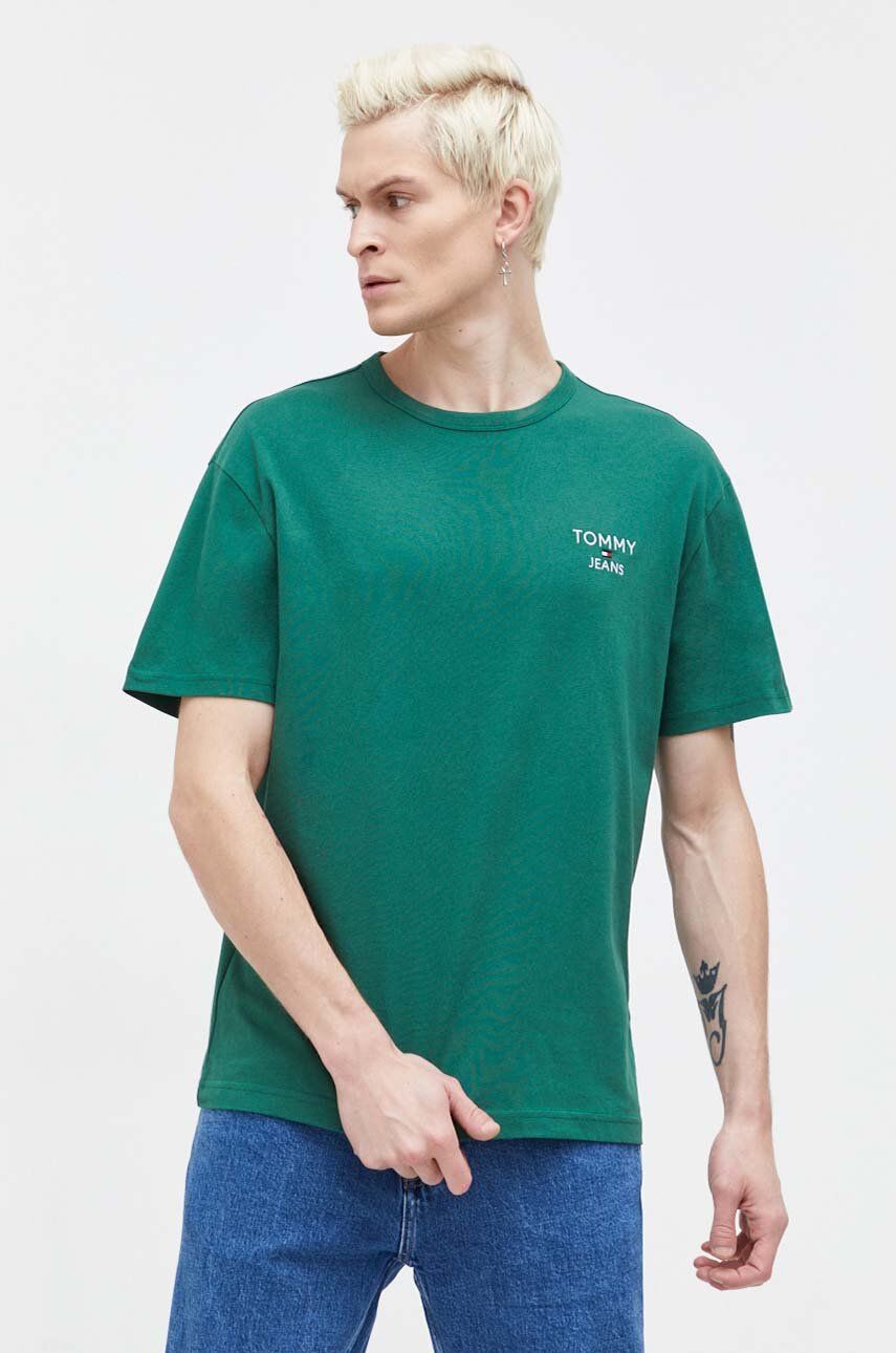 Levně Bavlněné tričko Tommy Jeans zelená barva, s aplikací, DM0DM18872