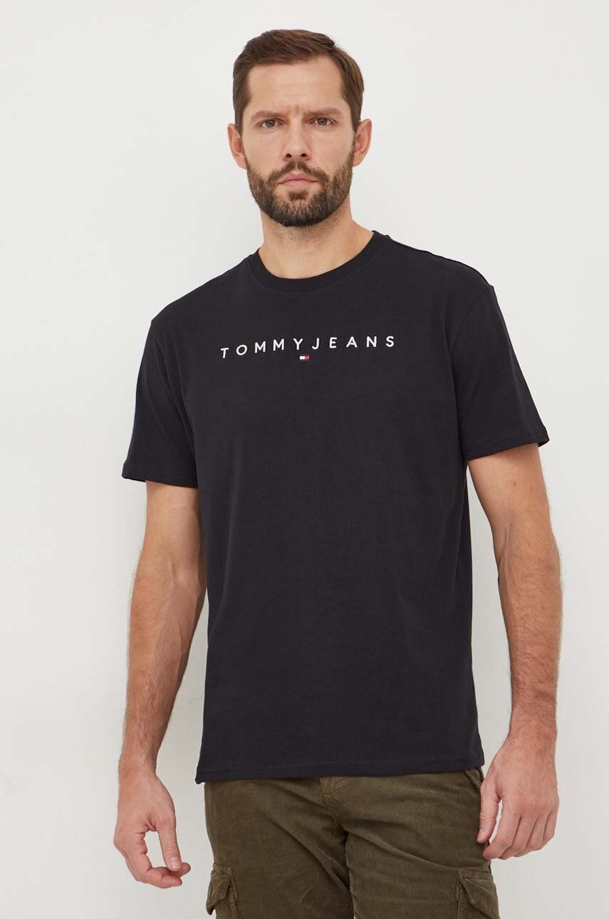 Levně Bavlněné tričko Tommy Jeans černá barva, s aplikací, DM0DM17993