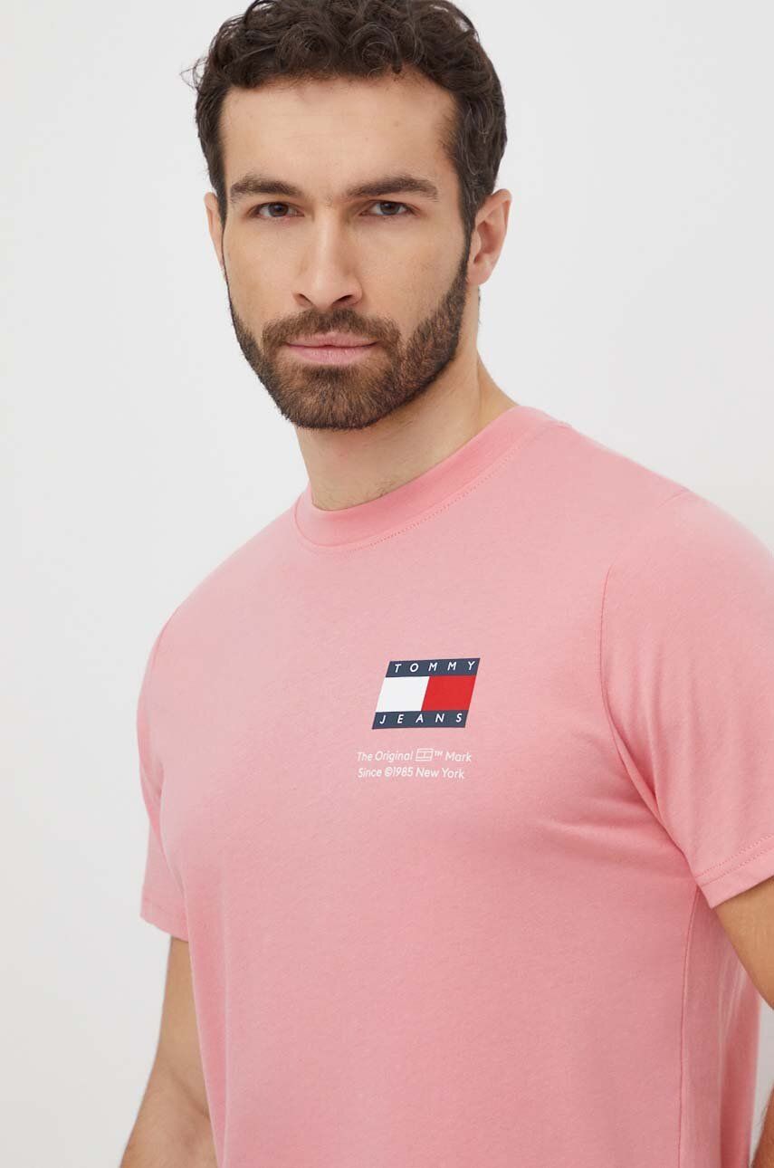 Levně Bavlněné tričko Tommy Jeans růžová barva, s potiskem, DM0DM18263