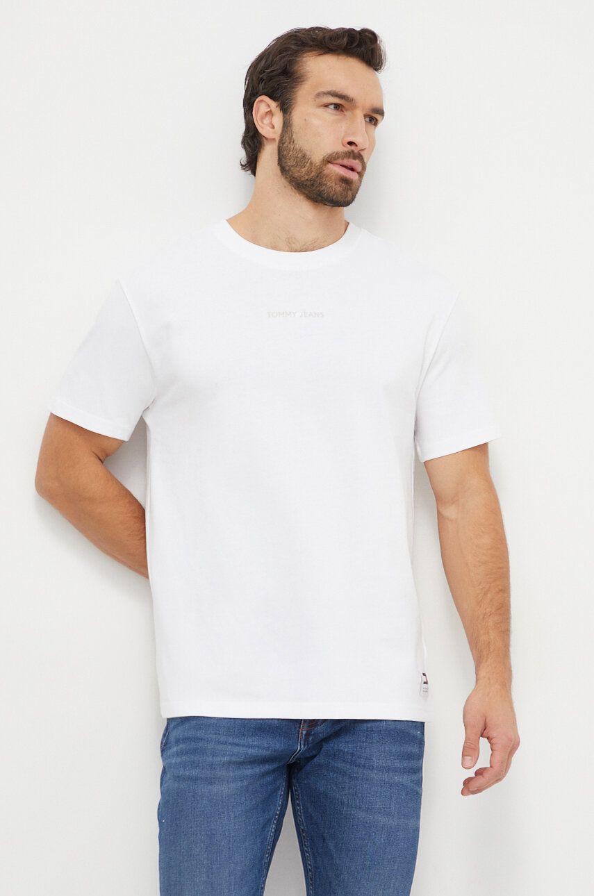 Bavlněné tričko Tommy Jeans bílá barva, s aplikací, DM0DM18266