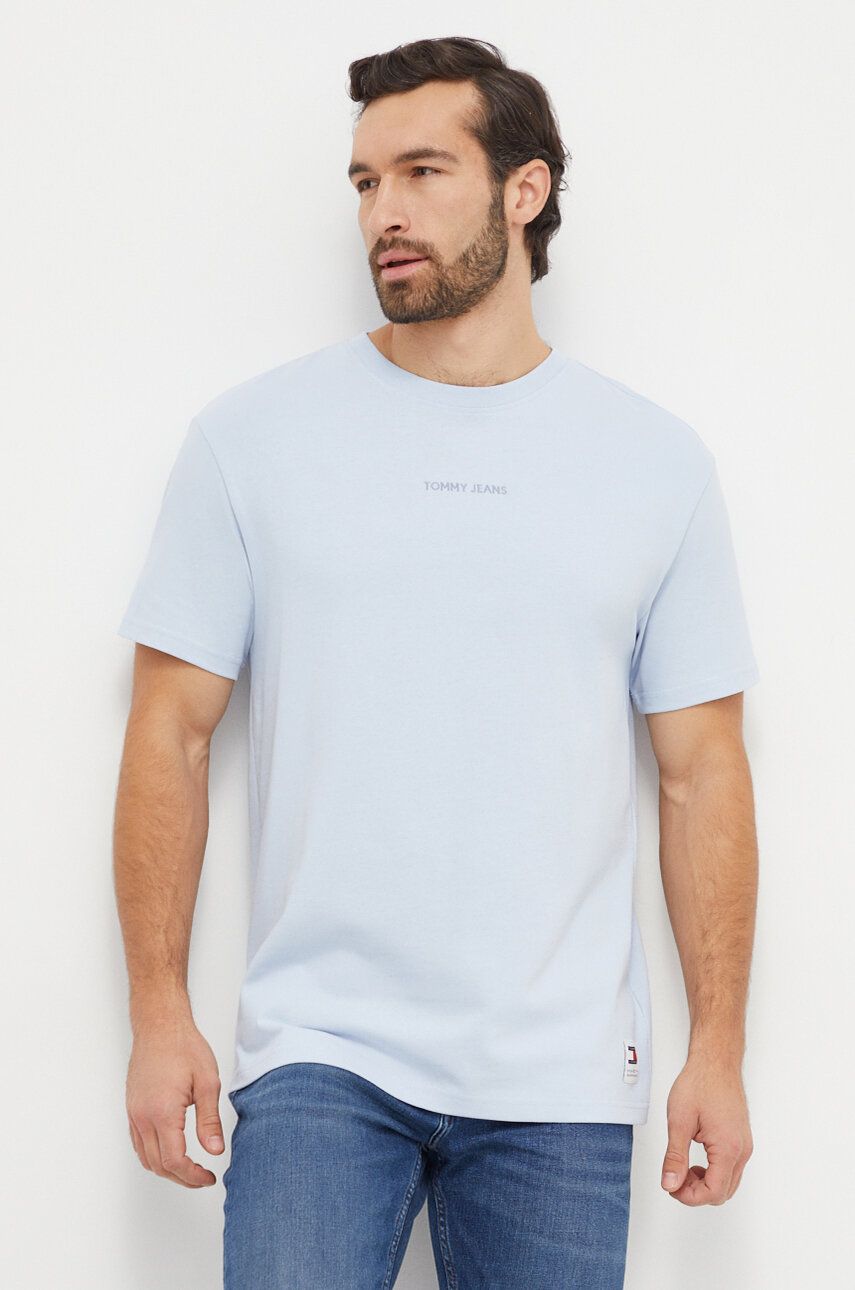 Levně Bavlněné tričko Tommy Jeans s aplikací, DM0DM18266