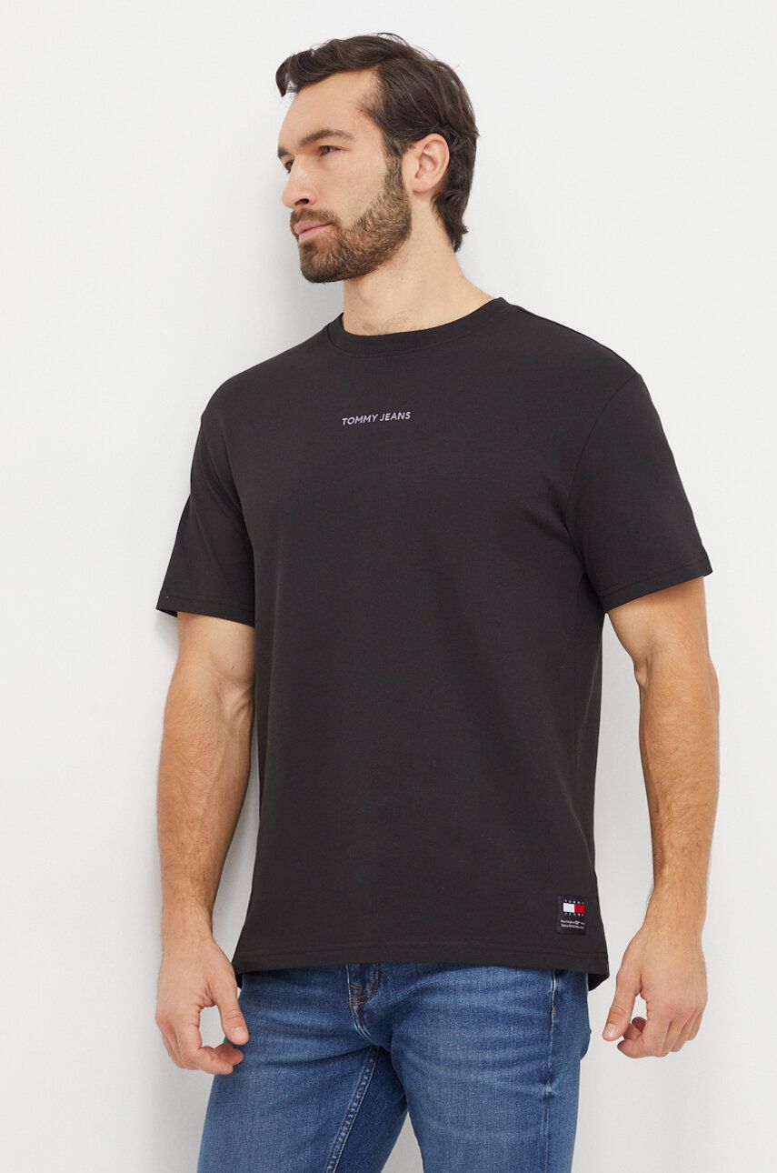 Levně Bavlněné tričko Tommy Jeans černá barva, s aplikací, DM0DM18266