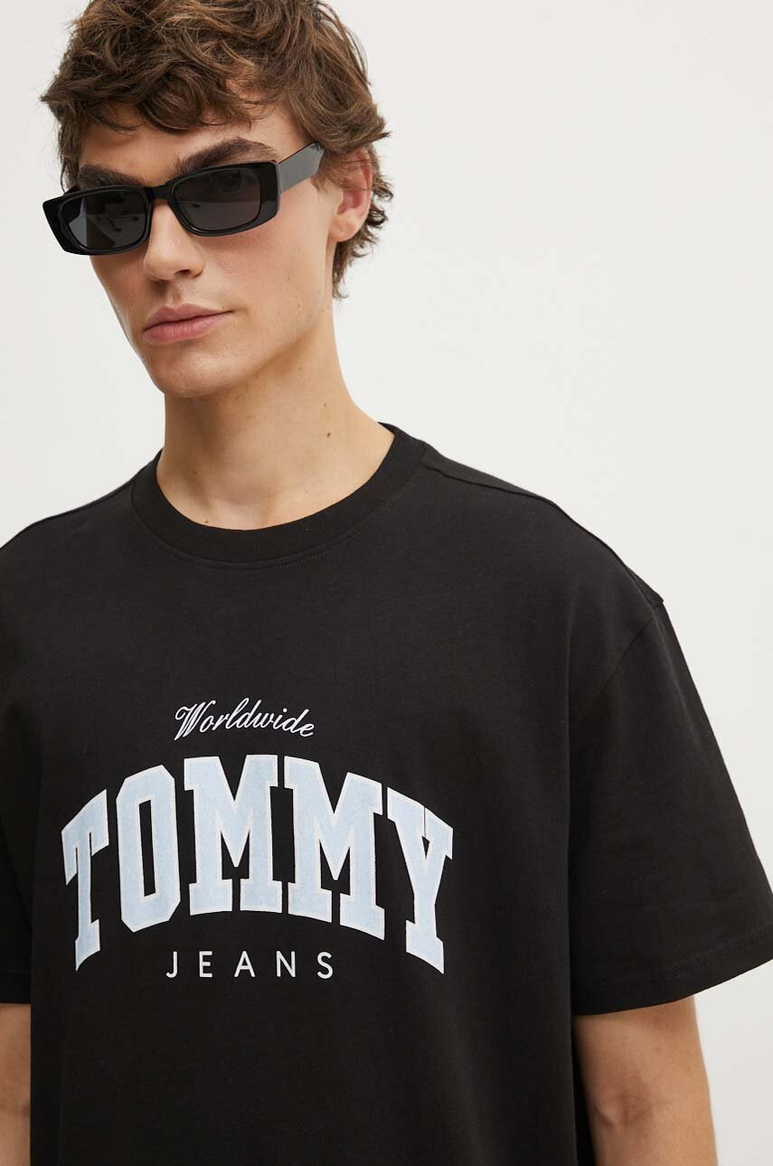 

Памучна тениска Tommy Jeans в черно с принт, Черен