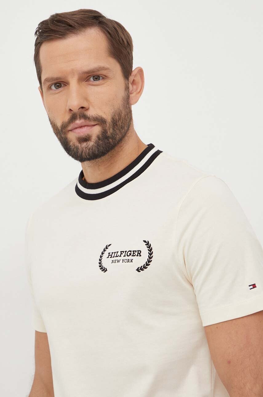 

Памучна тениска Tommy Hilfiger в бежово MW0MW33681, Бежов