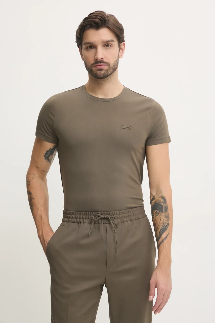 Levně Tričko Calvin Klein zelená barva, K10K112724