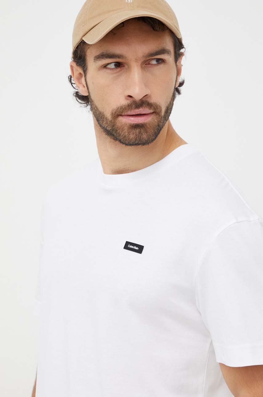 Levně Bavlněné tričko Calvin Klein bílá barva, K10K112749