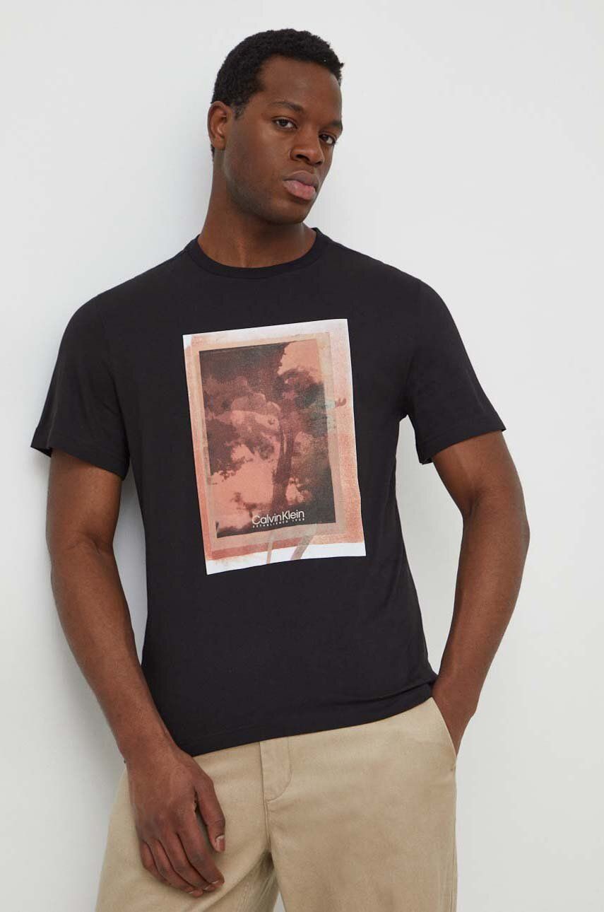 Levně Bavlněné tričko Calvin Klein černá barva, s potiskem, K10K112758