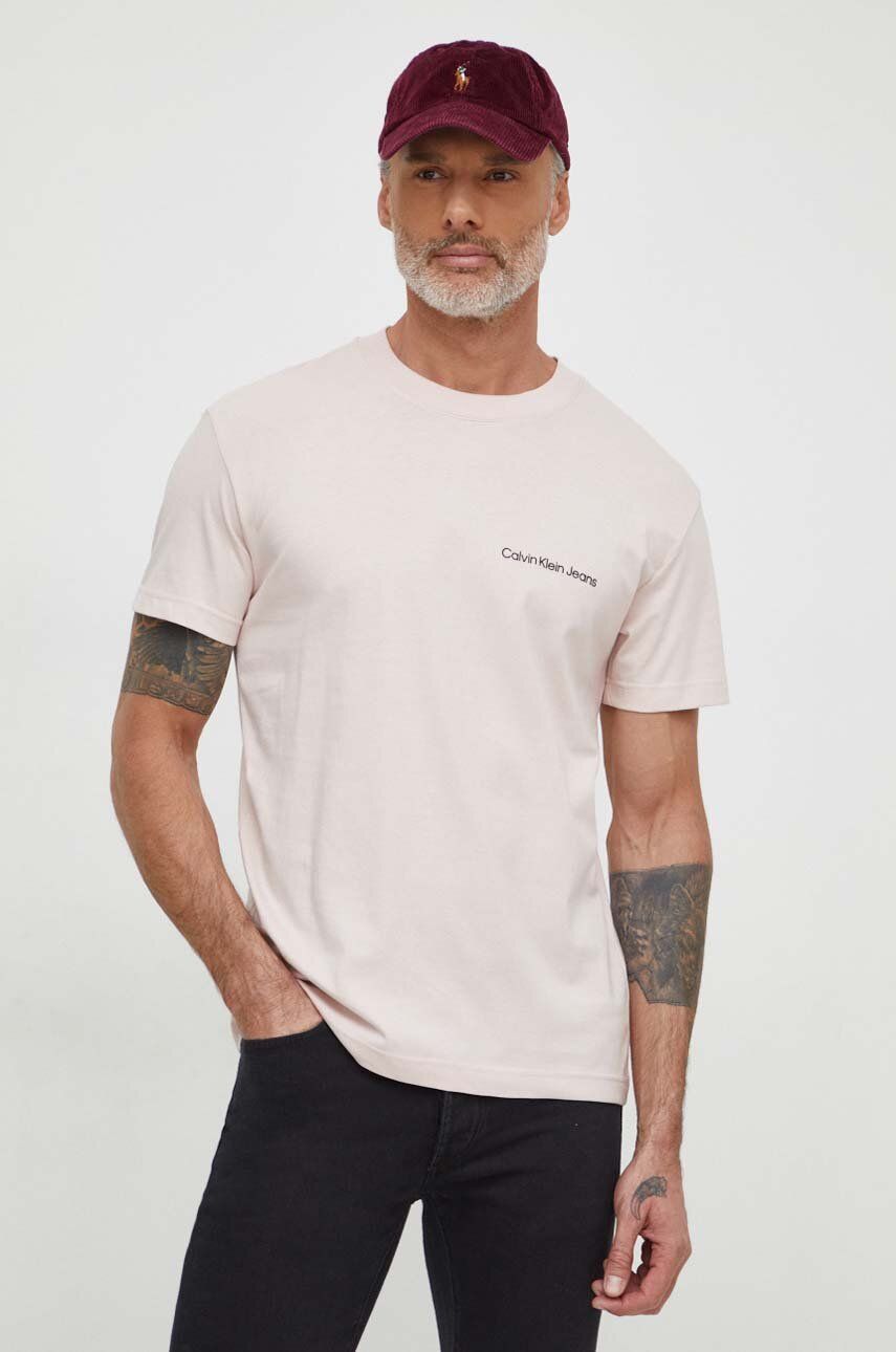 Levně Bavlněné tričko Calvin Klein Jeans béžová barva, s potiskem, J30J324671