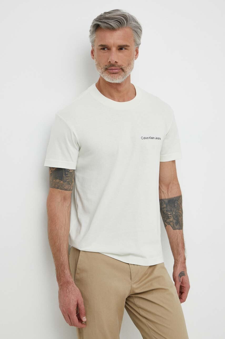 

Памучна тениска Calvin Klein Jeans в бежово с принт J30J324671, Зелен