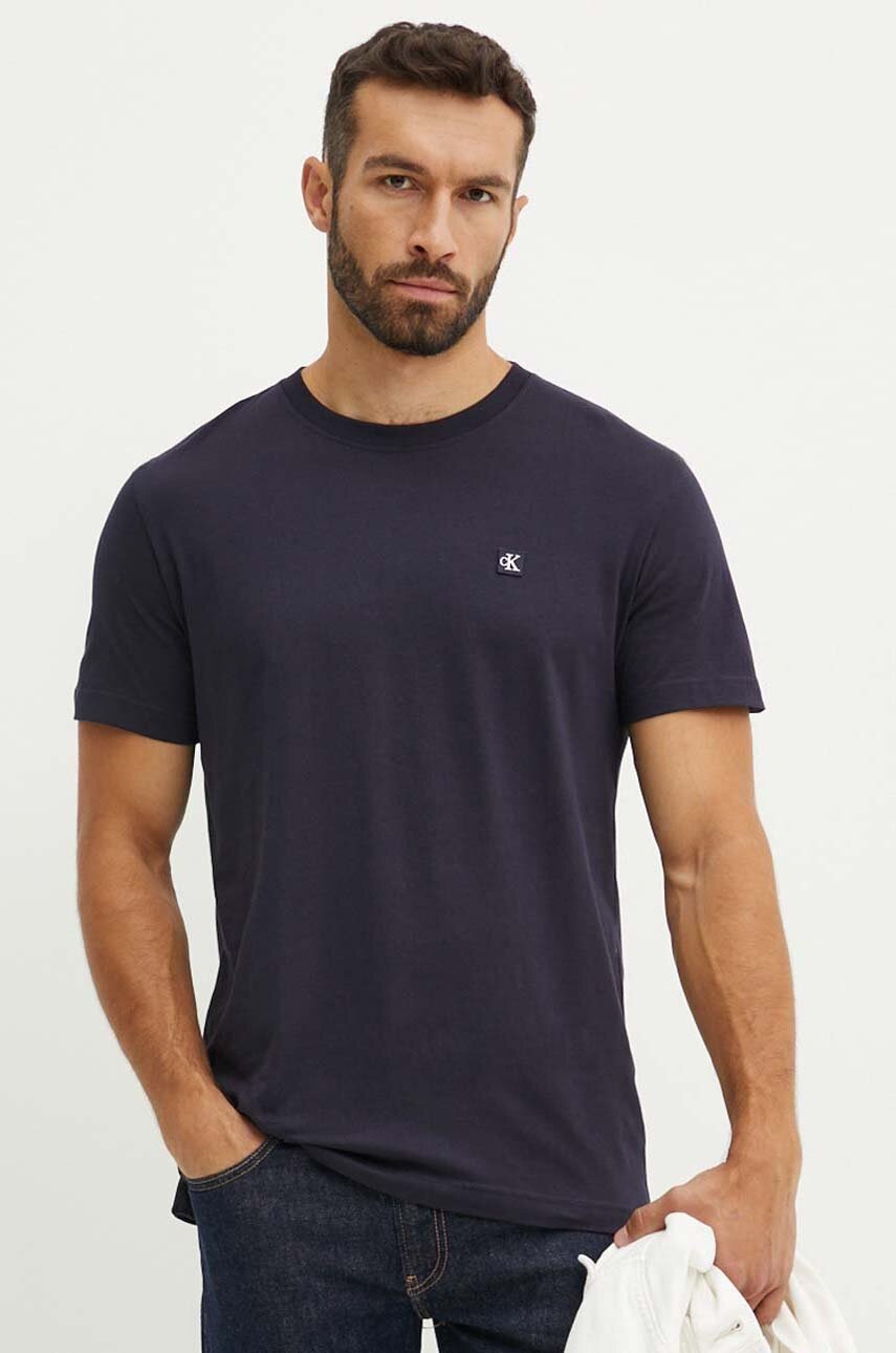

Памучна тениска Calvin Klein Jeans в синьо с изчистен дизайн J30J325268, Тъмносин