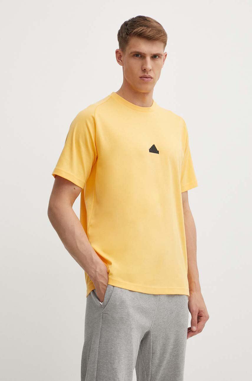 adidas tricou Z.N.E barbati, culoarea galben, cu imprimeu, IR5238