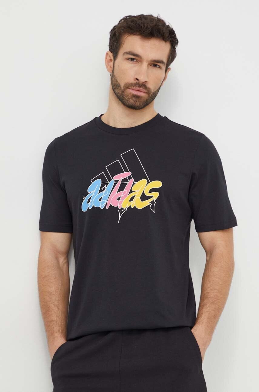 

Памучна тениска adidas 0 в черно с принт IS2864, Черен
