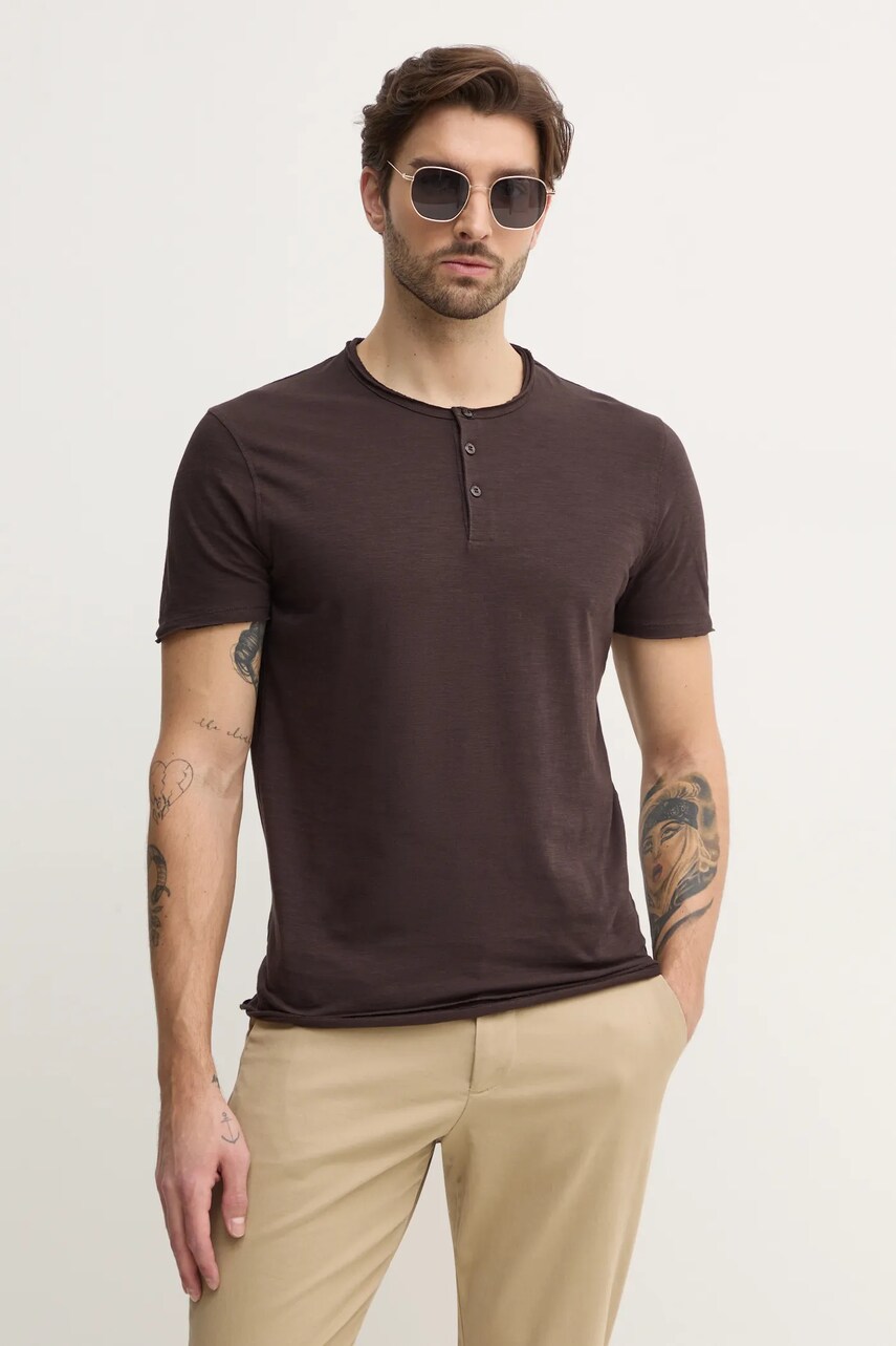 Sisley tricou din bumbac barbati, culoarea bej, neted, 3WF0S1009
