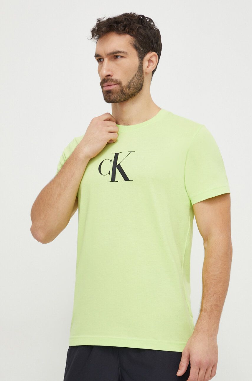E-shop Bavlněné tričko Calvin Klein zelená barva, s potiskem