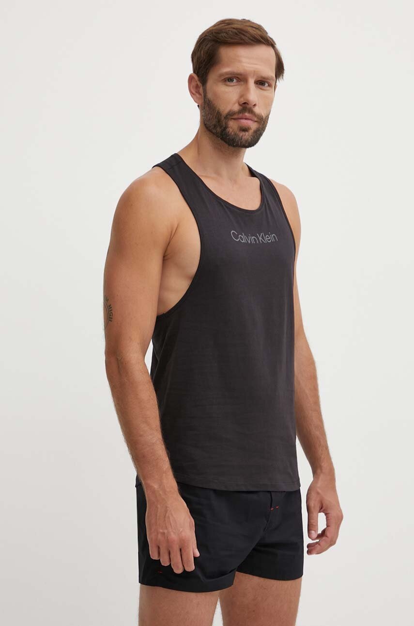 

Тениска с лен Calvin Klein в черно KM0KM01009, Черен