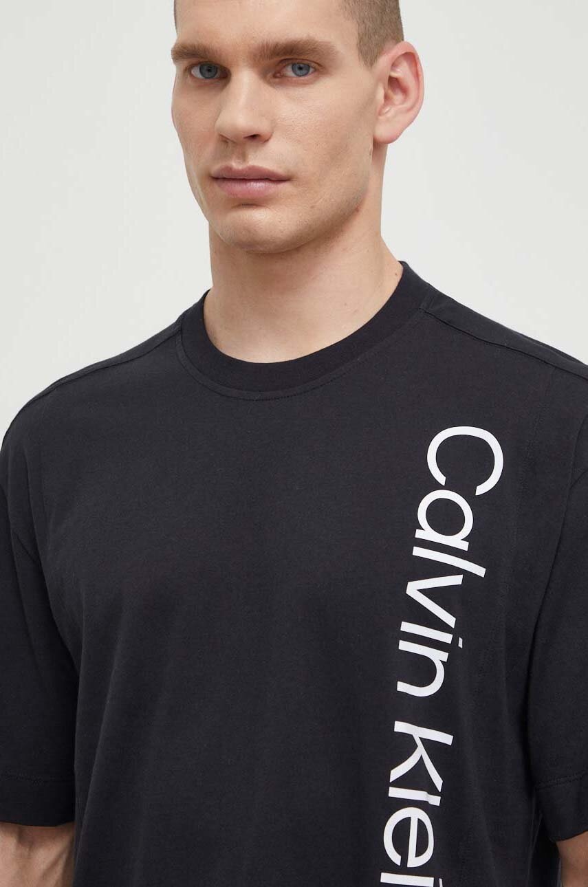 

Памучна тениска Calvin Klein Performance в черно с принт, Черен