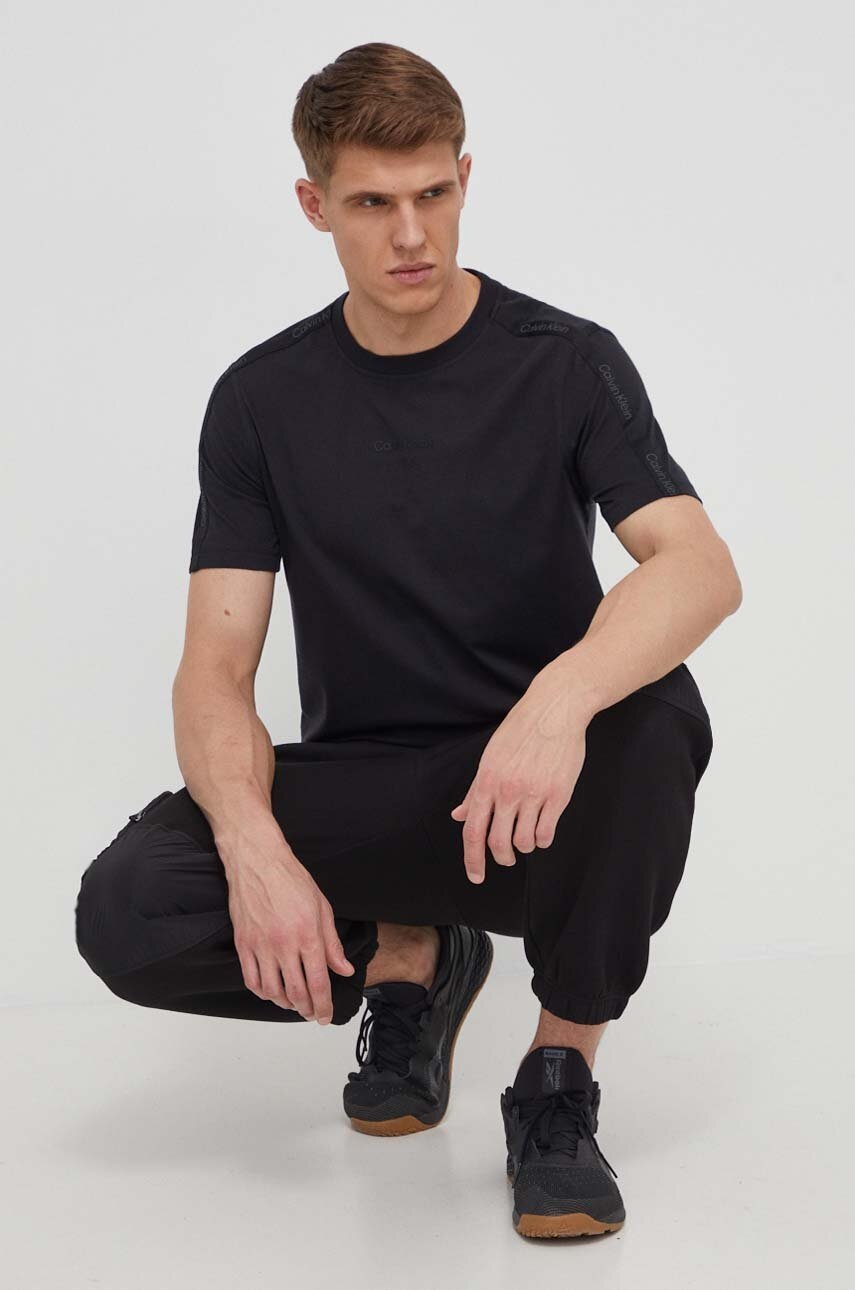 

Тениска Calvin Klein Performance в черно с изчистен дизайн, Черен